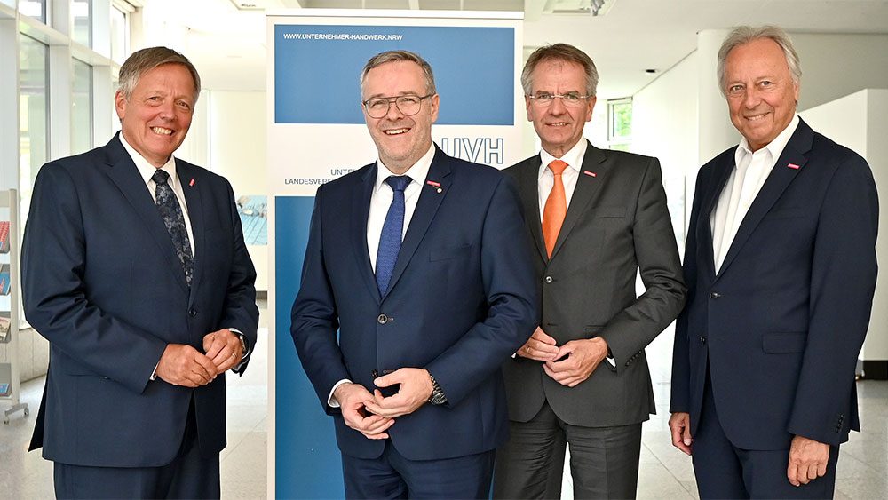 ZDH-praesident_joerg_dittrich_im_gespraech_mit_den_landesinnungsverbaenden